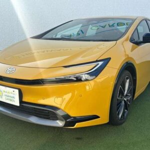 2023 Toyota Prius yellow hybrid used car Japan export