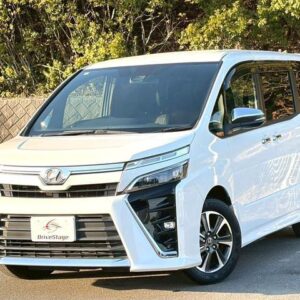 2018 Toyota Voxy pearl gasoline used car Japan export