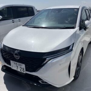 2021 Nissan Aura pearl gasoline used car Japan export
