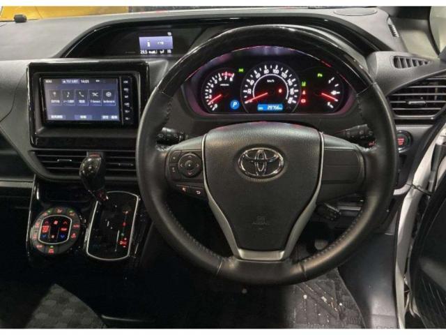 Ref:AUX-22820083 TOYOTA NOAH 2021 3 Ref:AUX-22820083 TOYOTA NOAH 2021 - Image 3