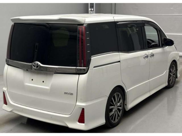 Ref:AUX-22820083 TOYOTA NOAH 2021 5 Ref:AUX-22820083 TOYOTA NOAH 2021 - Image 5