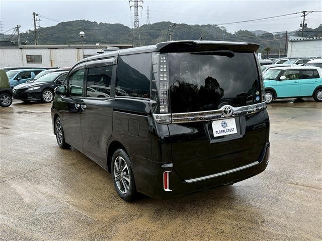 Ref:AUX-22824031 TOYOTA VOXY 2015 12 Ref:AUX-22824031 TOYOTA VOXY 2015 - Image 12