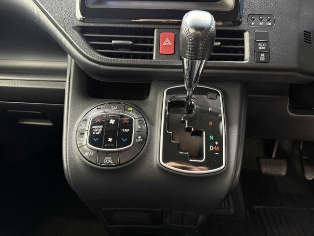 Ref:AUX-22824335 TOYOTA VOXY 2014 18 Ref:AUX-22824335 TOYOTA VOXY 2014 - Image 18