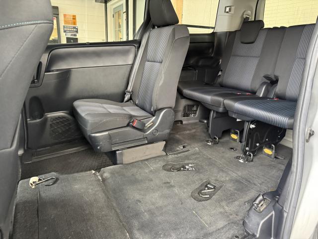 Ref:AUX-22824335 TOYOTA VOXY 2014 4 Ref:AUX-22824335 TOYOTA VOXY 2014 - Image 4