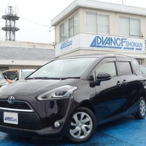 2018 Toyota Sienta purple gasoline used car Japan export