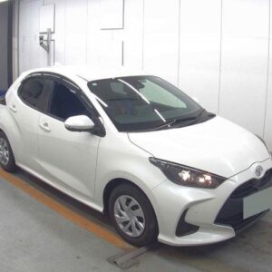 2022 Toyota Yaris pearl gasoline used car Japan export