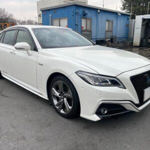 2019 Toyota Crown Hybrid pearl hybrid used car Japan export