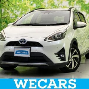 2018 Toyota Aqua pearl gasoline used car Japan export