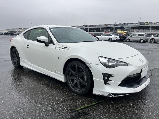 Ref:AUX-22856204 TOYOTA 86 2017 1 2017 Toyota 86 pearl gasoline used car Japan export