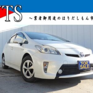 2013 Toyota Prius white gasoline used car Japan export