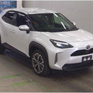2023 Toyota Yaris Cross pearl gasoline used car Japan export