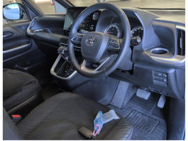 Ref:AUX-22869543 TOYOTA NOAH 2022 3 Ref:AUX-22869543 TOYOTA NOAH 2022 - Image 3