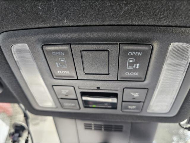 Ref:AUX-22869543 TOYOTA NOAH 2022 8 Ref:AUX-22869543 TOYOTA NOAH 2022 - Image 8