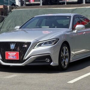 2018 Toyota Crown Hybrid silver gasoline used car Japan export