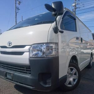 2020 Toyota Hiace Van white diesel used car Japan export
