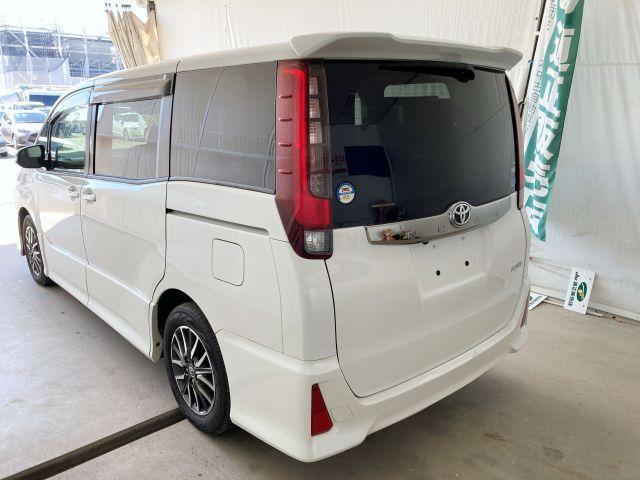 Ref:AUX-22882104 TOYOTA NOAH 2017 2 Ref:AUX-22882104 TOYOTA NOAH 2017 - Image 2