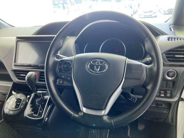 Ref:AUX-22882104 TOYOTA NOAH 2017 19 Ref:AUX-22882104 TOYOTA NOAH 2017 - Image 19