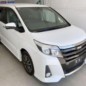 2017 Toyota Noah pearl gasoline used car Japan export