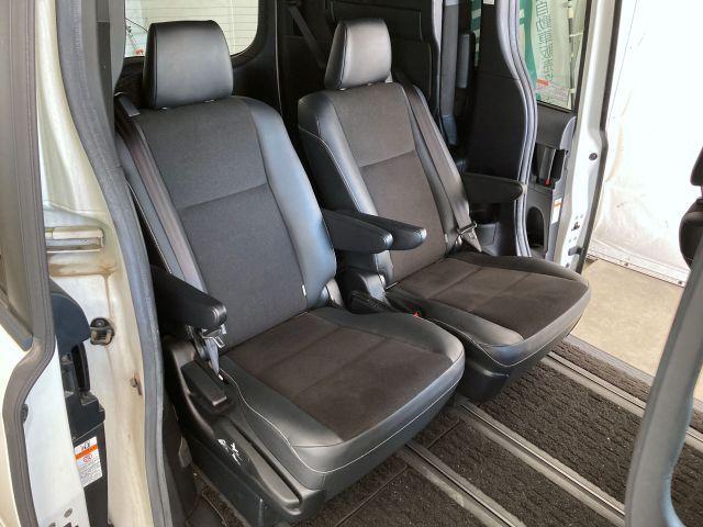 Ref:AUX-22882104 TOYOTA NOAH 2017 7 Ref:AUX-22882104 TOYOTA NOAH 2017 - Image 7