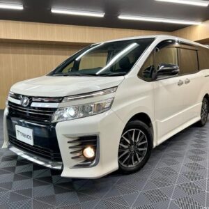 2015 Toyota Voxy white gasoline used car Japan export