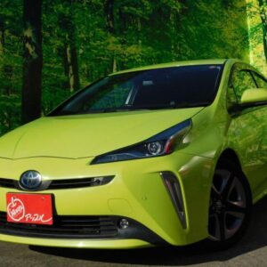 2018 Toyota Prius green hybrid used car Japan export