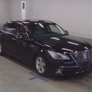 2013 Toyota Crown Hybrid black gasoline used car Japan export