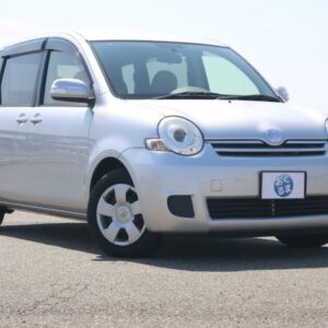 2015 Toyota Sienta silver gasoline used car Japan export