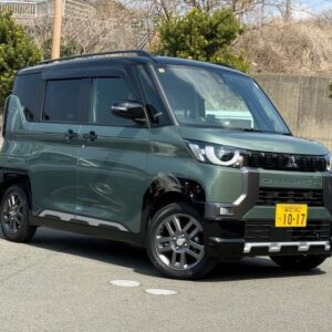 2023 Mitsubishi Delica Mini green gasoline used car Japan export