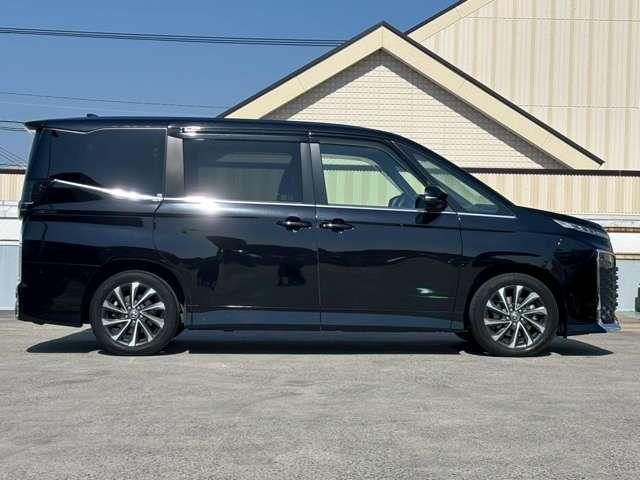 Ref:AUX-22894330 TOYOTA VOXY 2023 2 Ref:AUX-22894330 TOYOTA VOXY 2023 - Image 2