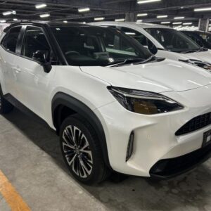 2024 Toyota Yaris Cross pearl gasoline used car Japan export