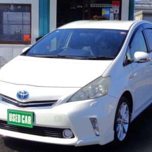 2011 Toyota Prius Alpha pearl hybrid used car Japan export