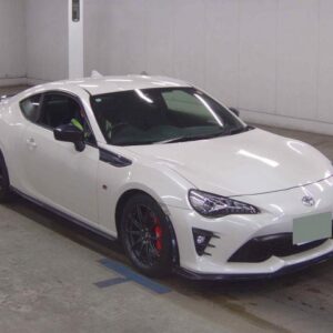 2019 Toyota 86 pearl gasoline used car Japan export
