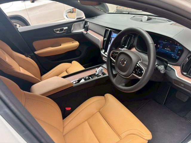 Ref:AUX-22899042 VOLVO V60 2025 8 Ref:AUX-22899042 VOLVO V60 2025 - Image 8