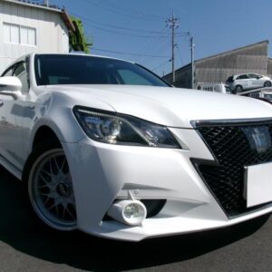 2015 Toyota Crown Hybrid pearl hybrid used car Japan export
