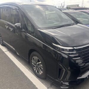 2023 Nissan Serena black hybrid used car Japan export