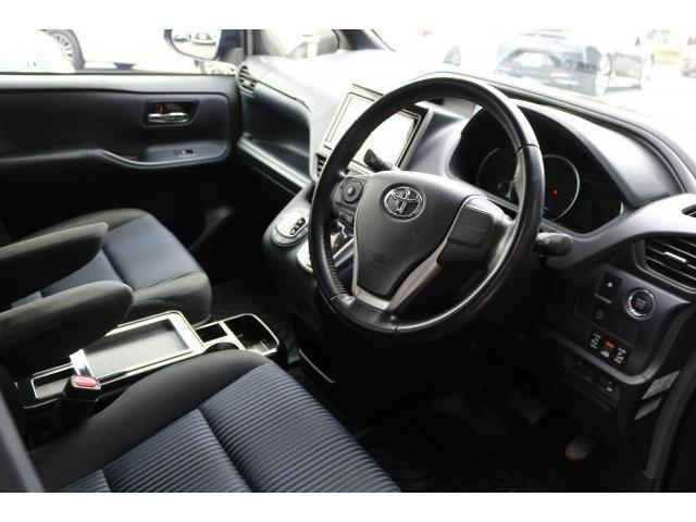 Ref:AUX-22901796 TOYOTA VOXY 2015 13 Ref:AUX-22901796 TOYOTA VOXY 2015 - Image 13