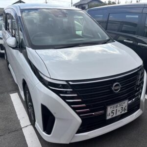 2024 Nissan Serena pearl hybrid used car Japan export