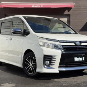 2015 Toyota Voxy pearl gasoline used car Japan export