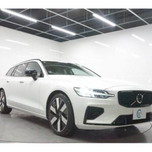 2025 Volvo V60 pearl hybrid used car Japan export