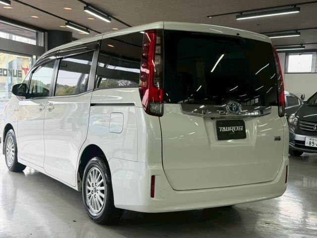 Ref:AUX-22916348 TOYOTA NOAH 2015 14 Ref:AUX-22916348 TOYOTA NOAH 2015 - Image 14