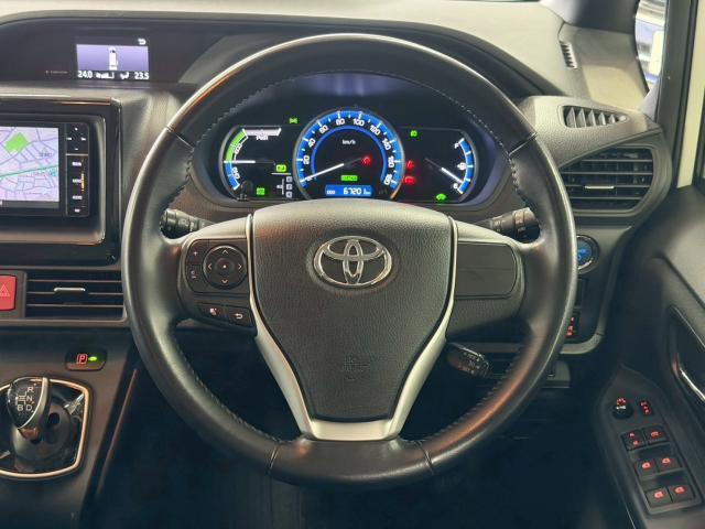 Ref:AUX-22916348 TOYOTA NOAH 2015 16 Ref:AUX-22916348 TOYOTA NOAH 2015 - Image 16