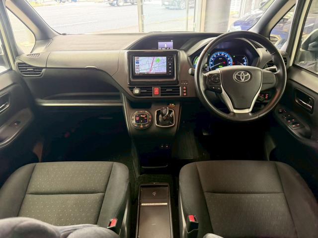 Ref:AUX-22916348 TOYOTA NOAH 2015 3 Ref:AUX-22916348 TOYOTA NOAH 2015 - Image 3