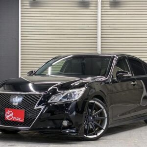 2013 Toyota Crown Hybrid black gasoline used car Japan export