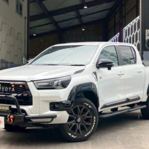 2024 Toyota Hilux pearl diesel used car Japan export