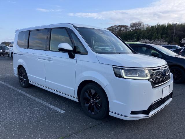 Ref:AUX-22921641 HONDA STEPWAGON 2022 1 2022 Honda Stepwagon pearl gasoline used car Japan export