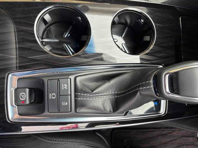 Ref:AUX-22930861 TOYOTA CROWN HYBRID 2019 11 Ref:AUX-22930861 TOYOTA CROWN HYBRID 2019 - Image 11