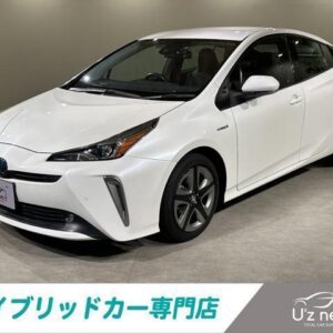 2019 Toyota Prius pearl hybrid used car Japan export