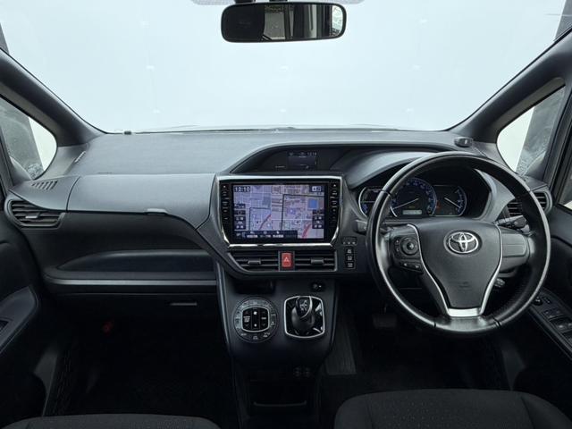 Ref:AUX-22935949 TOYOTA VOXY 2015 5 Ref:AUX-22935949 TOYOTA VOXY 2015 - Image 5