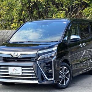 2018 Toyota Voxy black gasoline used car Japan export