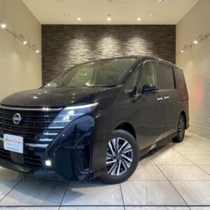 2023 Nissan Serena black hybrid used car Japan export